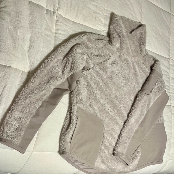 Nike Women's Sherpa Therma Fleece Training Sweater Size Large Mauve Pullover - Picture 5 of 7